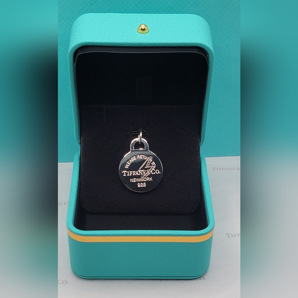 Tiffany & Co Return to Tiffany Large Circle Etched Bolt - New - Authentic
